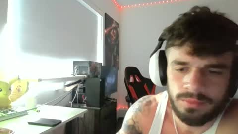 Snapshot of freakyfitking chatting on December 2024 07:03:02 PM freakyfitking online show from December 2024 07:03:02 PM