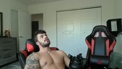 Snapshot of freakyfitking chatting on January 2025 06:26:01 PM freakyfitking online show from January 2025 06:26:01 PM