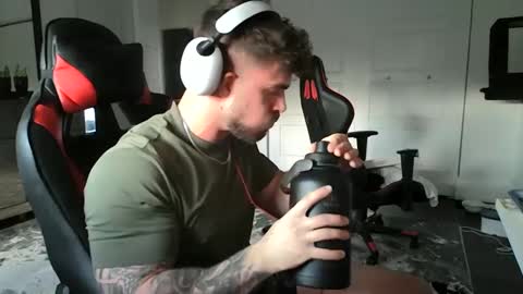 Snapshot of freakyfitking chatting on January 2025 08:51:02 PM freakyfitking online show from January 2025 08:51:02 PM