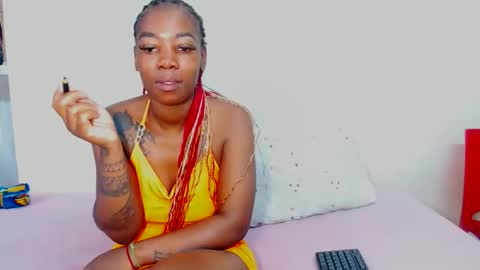 Snapshot of freakyscarlrt00 chatting on September 2025 03:43:01 AM FreakyScarlet00 online show from September 2025 03:43:01 AM