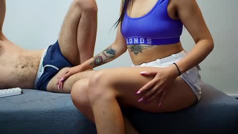 Snapshot of frecklesandjames chatting on December 2024 06:53:02 AM frecklesandjames online show from December 2024 06:53:02 AM