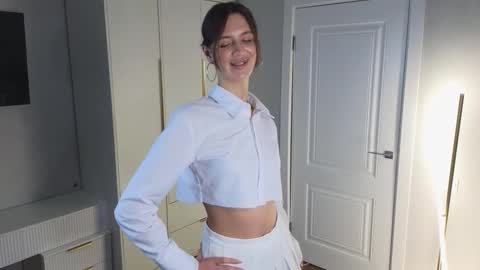 Jennifer online show from December 2025 11:27:02 AM