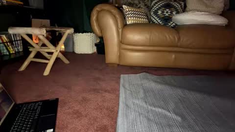 Freddy online show from March 2026 04:49:02 AM