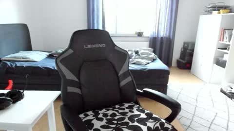 Snapshot of fredrik386959 chatting on December 2025 01:28:02 PM Fredrik online show from December 2025 01:28:02 PM