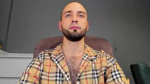 Andrew online show from November 2025 04:22:01 AM