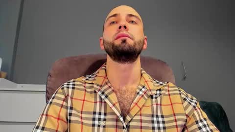 Andrew online show from November 2025 07:27:01 AM