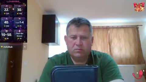 freeboy80180 online show from April 2026 07:34:01 AM