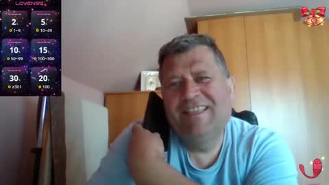 freeboy80180 online show from May 2026 07:35:01 AM