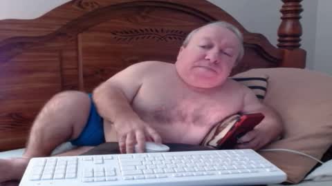 Snapshot of freemysoul4748 chatting on November 2025 05:43:01 AM Cute Lil Man online show from November 2025 05:43:01 AM