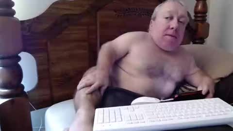 Snapshot of freemysoul4748 chatting on November 2025 08:50:02 AM Cute Lil Man online show from November 2025 08:50:02 AM