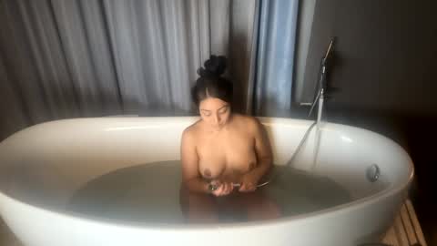 jasmineandaladin69 online show from December 2024 04:13:01 AM