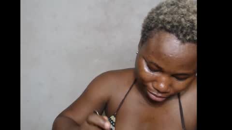 Snapshot of frekkymorelle chatting on November 2025 07:03:02 PM frekkymorelle online show from November 2025 07:03:02 PM