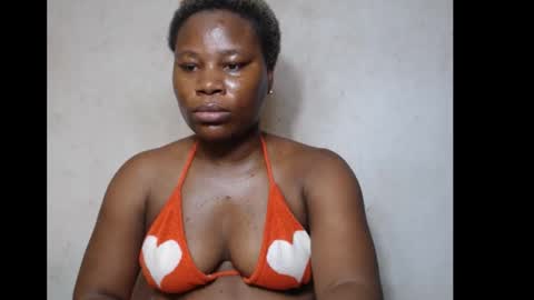 Snapshot of frekkymorelle chatting on December 2025 05:44:02 AM frekkymorelle online show from December 2025 05:44:02 AM