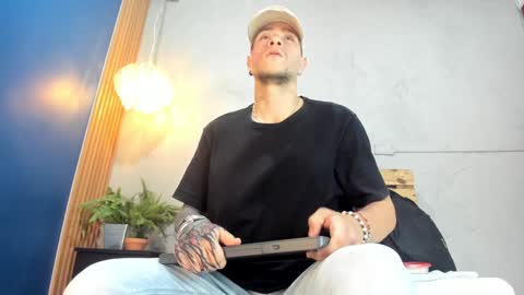 Xavier online show from January 2025 01:12:02 AM