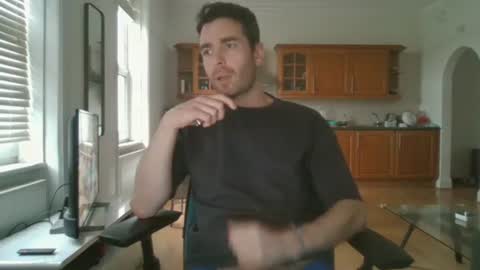 Snapshot of frenchbdmaninlondon chatting on November 2025 03:45:02 PM Horny Paul online show from November 2025 03:45:02 PM