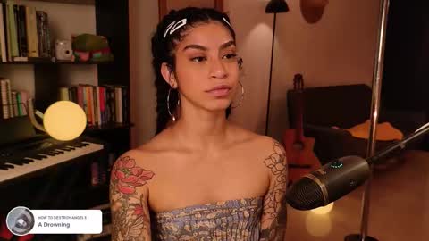 Vale online show from December 2025 02:27:01 AM