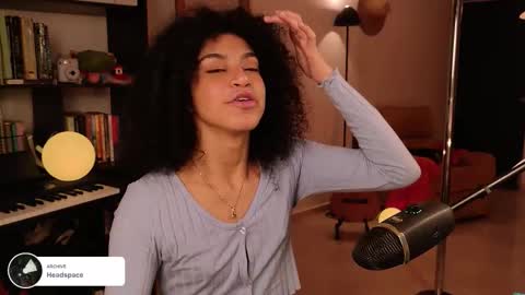 Snapshot of fresatanica chatting on December 2025 04:18:02 AM Vale online show from December 2025 04:18:02 AM