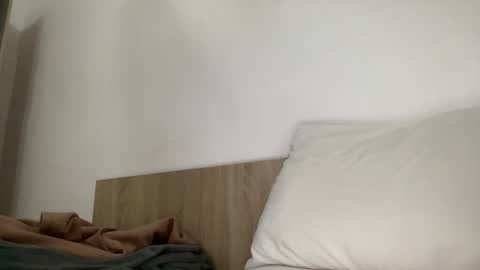 freshman  imonyou98 online show from December 2025 03:52:02 PM