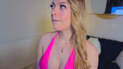 Snapshot of fresita_pink_ chatting on November 2025 01:26:01 AM fresita_pink_ online show from November 2025 01:26:01 AM