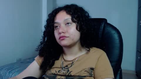 Snapshot of freud_x_louise1 chatting on December 2024 10:01:02 AM Louise  online show from December 2024 10:01:02 AM