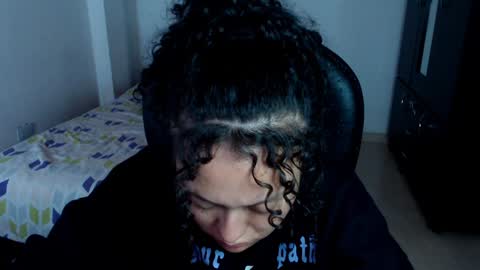 Snapshot of freud_x_louise1 chatting on January 2025 12:08:01 PM Louise  online show from January 2025 12:08:01 PM