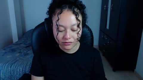 Snapshot of freud_x_louise1 chatting on October 2025 11:53:02 AM Louise  online show from October 2025 11:53:02 AM