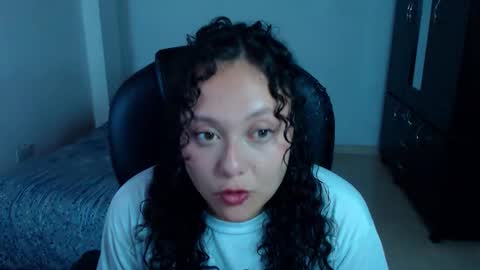 Snapshot of freud_x_louise1 chatting on October 2025 03:07:01 AM Louise  online show from October 2025 03:07:01 AM