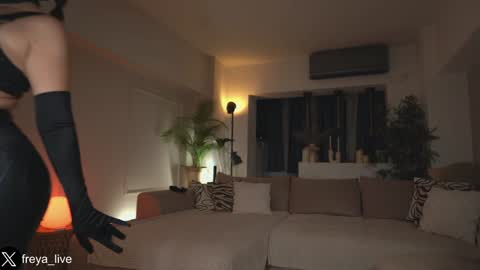 Snapshot of freya_ chatting on October 2025 07:03:02 PM Freya online show from October 2025 07:03:02 PM