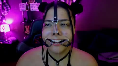     online show from December 2024 09:32:02 AM