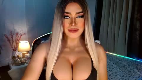 Snapshot of freya_lovestocum chatting on October 2025 10:21:01 PM Miss Frea  online show from October 2025 10:21:01 PM