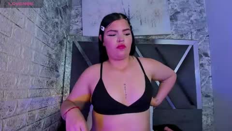 FreyaHL online show from April 2026 02:35:01 AM