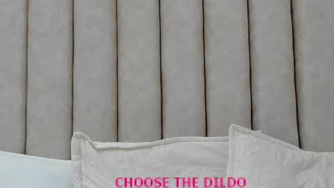 Snapshot of freyamoller chatting on November 2025 06:52:01 PM FREYA online show from November 2025 06:52:01 PM