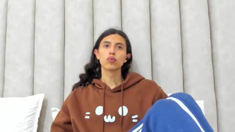 FreyaMoller  online show from March 2026 06:48:01 PM