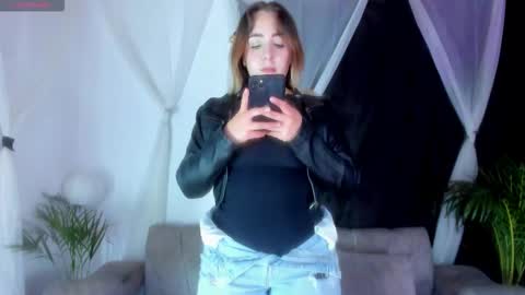 aura online show from December 2025 03:23:01 AM