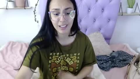 Snapshot of freyja_01 chatting on September 2025 11:09:02 PM Freyja online show from September 2025 11:09:02 PM