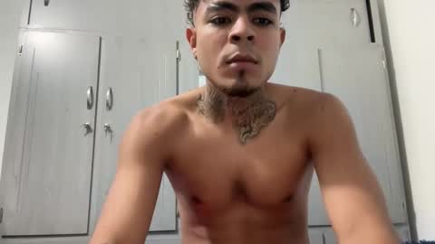 freyva_ online show from December 2025 11:14:02 PM