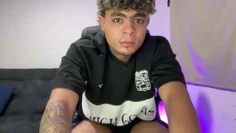 freyva_ online show from February 2026 08:55:02 AM