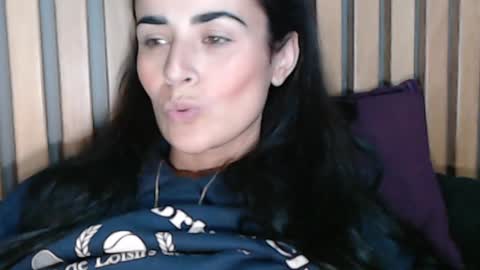 Snapshot of frida__x chatting on December 2024 05:42:01 AM Frida online show from December 2024 05:42:01 AM