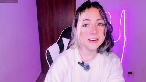 frida_lassi_ online show from November 2025 09:30:02 PM