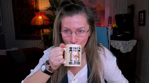 Snapshot of fridatander chatting on February 2025 09:11:01 AM Frida Tander online show from February 2025 09:11:01 AM