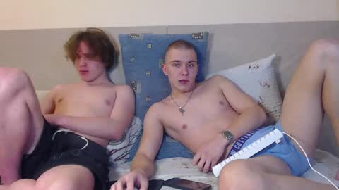 Snapshot of friendly_mode chatting on April 2026 08:25:02 PM Yan and Martin online show from April 2026 08:25:02 PM