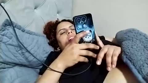 Frizzy girl online show from November 2025 03:05:02 AM