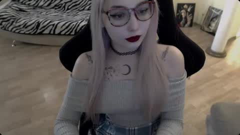 Snapshot of fromsun_forsoul chatting on November 2025 11:44:01 AM Lilith online show from November 2025 11:44:01 AM