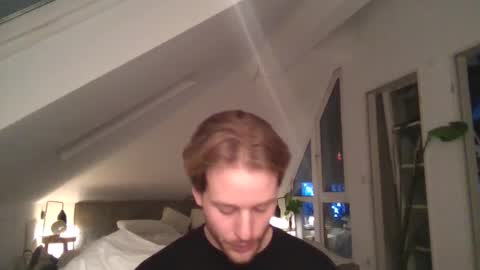 frozenyoga online show from December 2024 09:12:01 PM