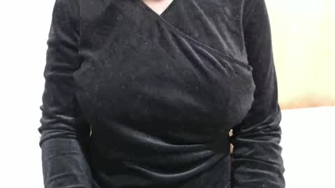 fruity28 online show from November 2025 06:05:02 AM