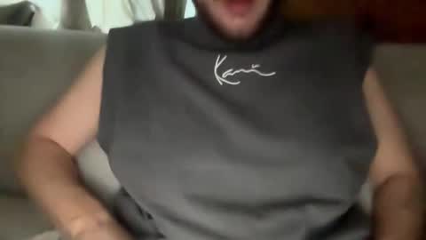 ftmstud93 online show from December 2025 02:00:02 PM