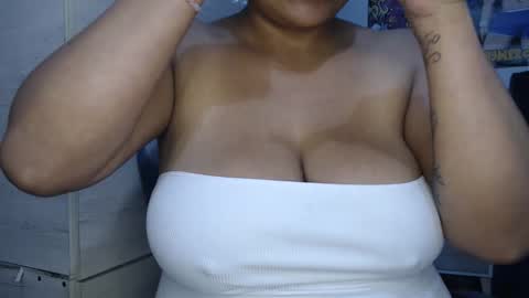 Mia and Gary  online show from December 2025 02:38:01 AM