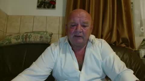 Snapshot of fullballs6 chatting on September 2025 12:47:01 AM fullballs6 online show from September 2025 12:47:01 AM