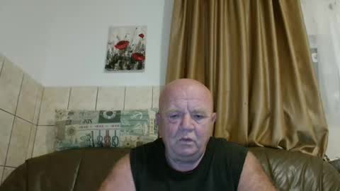 Snapshot of fullballs6 chatting on September 2025 01:11:01 AM fullballs6 online show from September 2025 01:11:01 AM