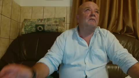 Snapshot of fullballs6 chatting on October 2025 02:10:01 AM fullballs6 online show from October 2025 02:10:01 AM